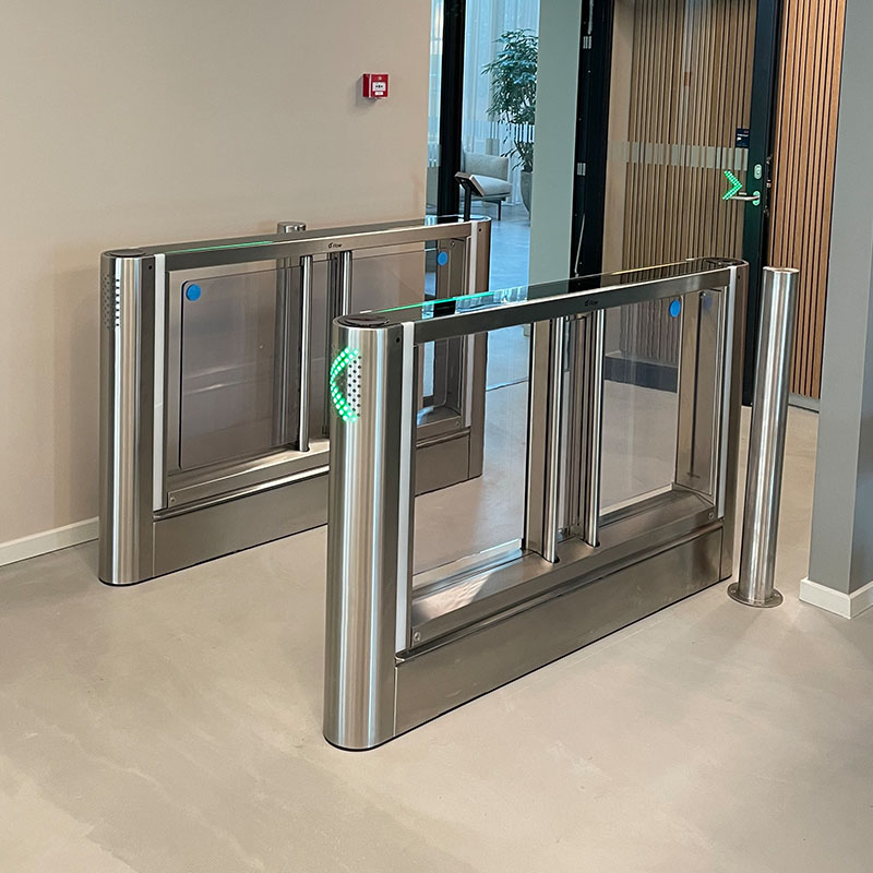 dFlow speed gate - stainless steel - AI overhead detection - 900 mm passage - double door low - always open | Geran Access Products B.V.