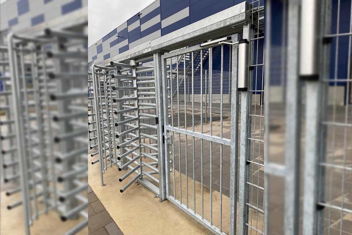 Turnstile door